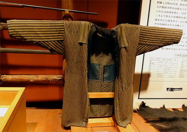121028_239 Japon - Musée historique de la préfecture d'Aomori - Les textiles du monde rural