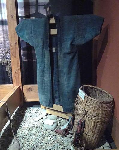 121028_267  Musée historique de la préfecture d'Aomori - Les textiles du monde rural