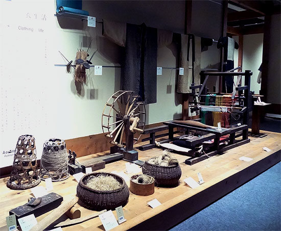 121028_295 Japon - Musée historique de la préfecture d'Aomori - Les textiles du monde rural