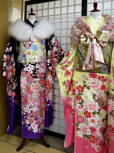140323_086m Japon - Printemps 2014 - Exposition de kimonos dans la ville de Fukushima